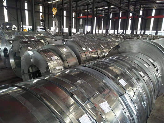 Q235 Q345 0,8MM Толщина Оцинкованные стальные рулонные полосы с пропорцией и толерантностью ± 1% Ширина 180 мм